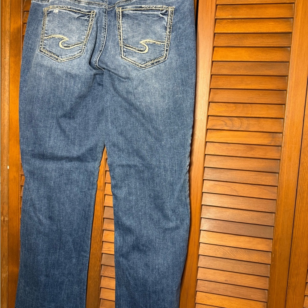 Women’s Silver Jeans size 18 long.  Worn once.